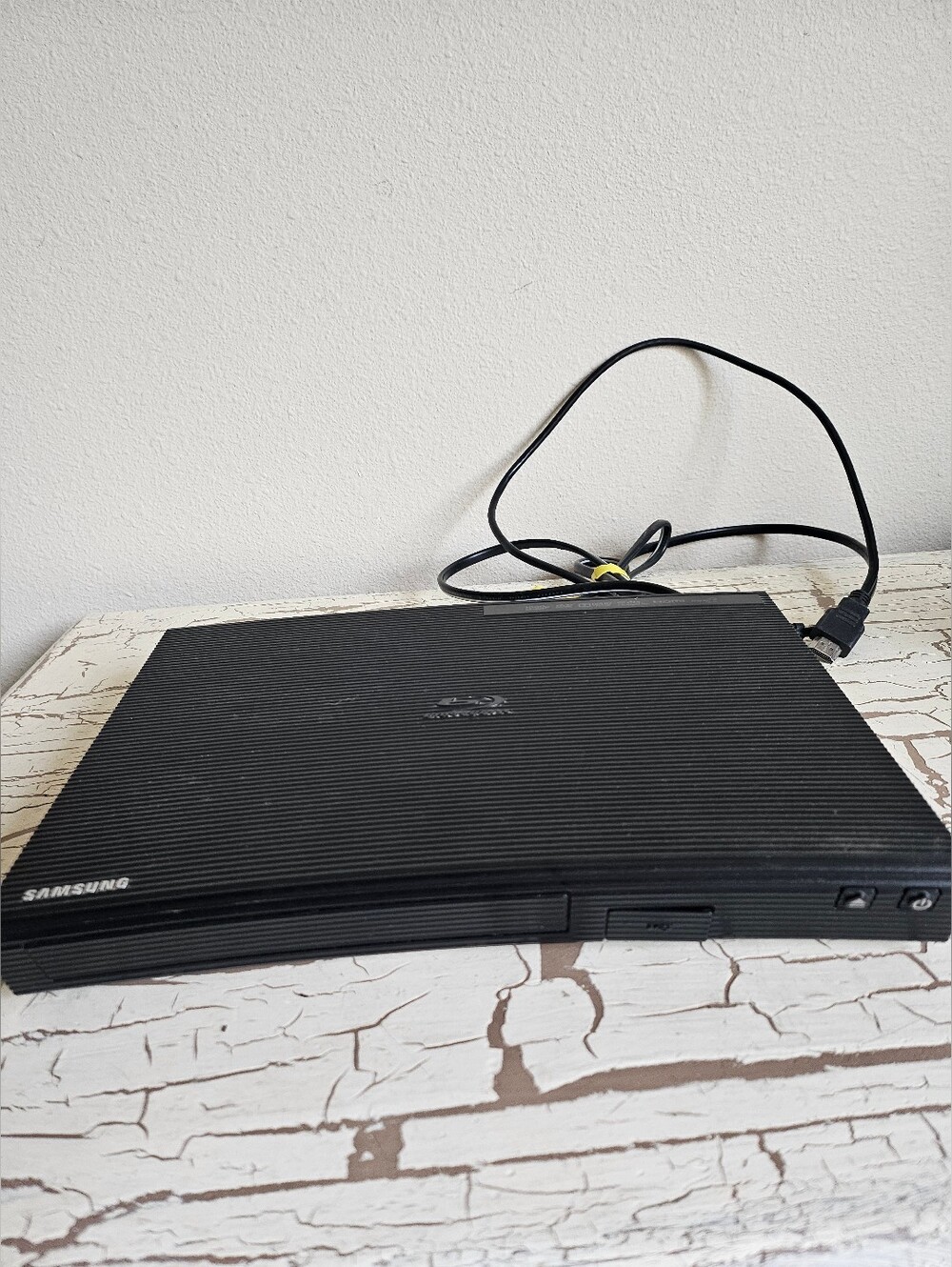 Samsung BD-J5100 TV Streaming Blu-ray DVD Disc Player Black NO REMOTE. Tested